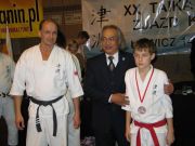 Chụp ảnh kỷ niệm với các võ sỹ đoạt giải tại Giải thi đấu Karate Tsunami mở rộng toàn nước Ba Lan (15/11/2009).